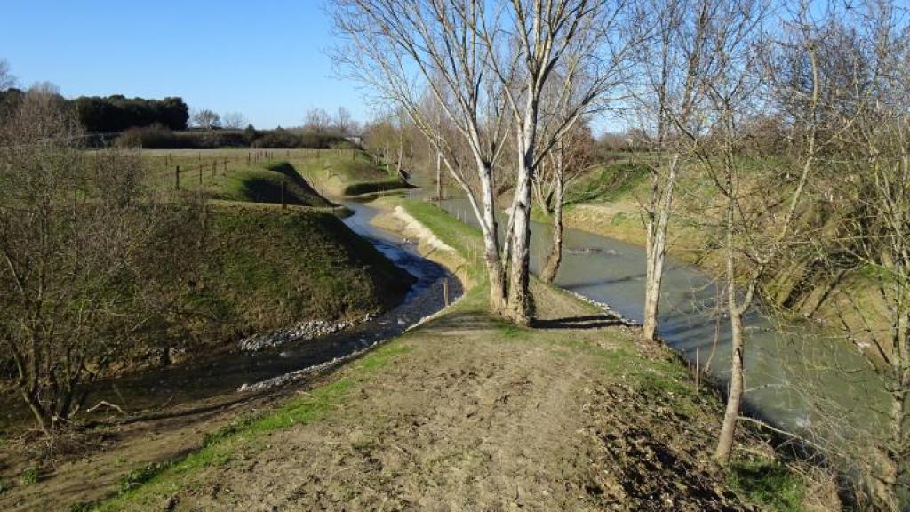 Cours d'eau de l'Hers après travaux de renaturation