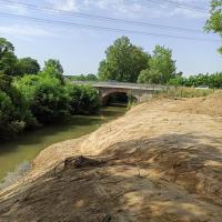 Photo des berges du Girou à Villeneuve-les-Bouloc après dessouchage des ailantes.s