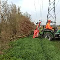 Intervention de l'équipe rivière pour l'entretien de la végétation des berges sous les lignes électriques