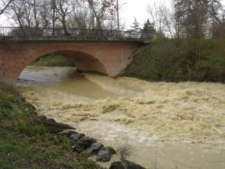 Photo du pont de la RD14 sur l'Hers en crue