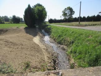 Photo après travaux du lit de la Marcaissonne à Mourvilles-Basses