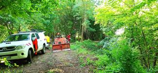 photo de l'équipe rivière réalisant l'entretien du site bordant la Vendinelle, à La Salvetat-Lauragais